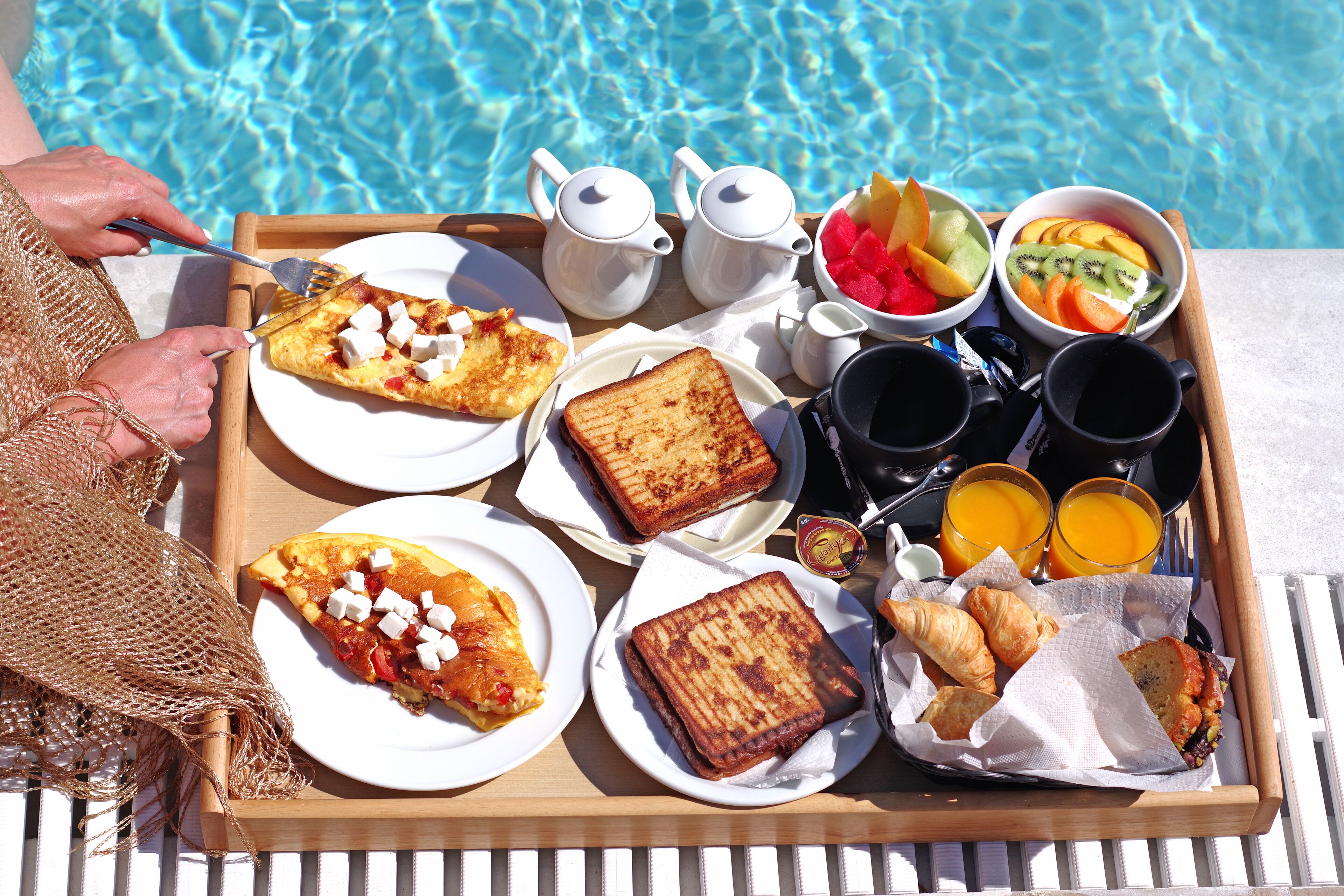 free daily full breakfast