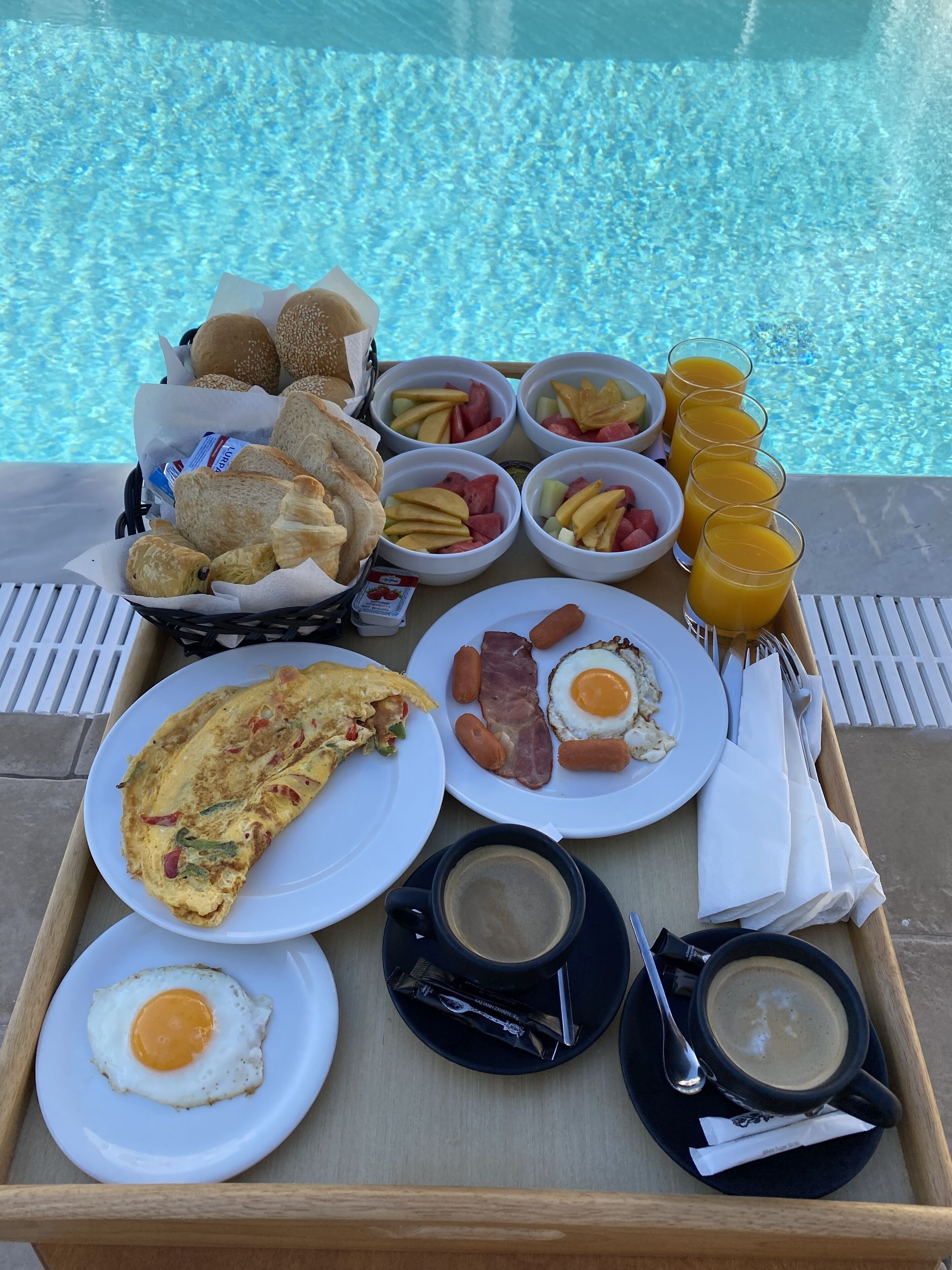 free daily full breakfast