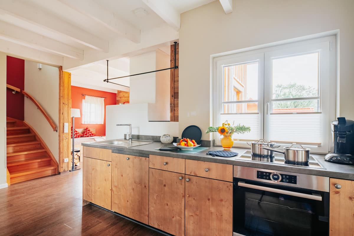 exclusive house, 3 bedrooms, fireplace | in-room dining