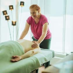 Sauna, body treatments, 2 treatment rooms, massages