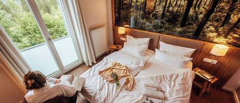 Literie hypoallergénique, coffres-forts dans les chambres