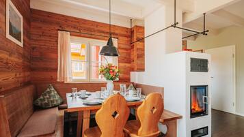 Doppel Ferienhaus Hälfte 2 Schlafzimmer | Wohnbereich | 42-Zoll-Flachbildfernseher mit Digitalempfang, Fernseher