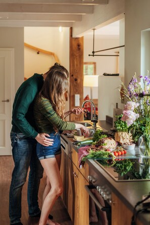 Espresso maker, coffee/tea maker, electric kettle