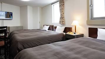 Triple Room, Non Smoking (21 ㎡) | Desk, blackout drapes, iron/ironing board, free WiFi