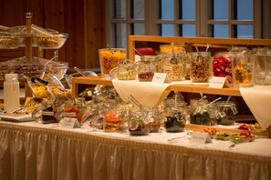 Frukostbuffé varje dag mot avgift