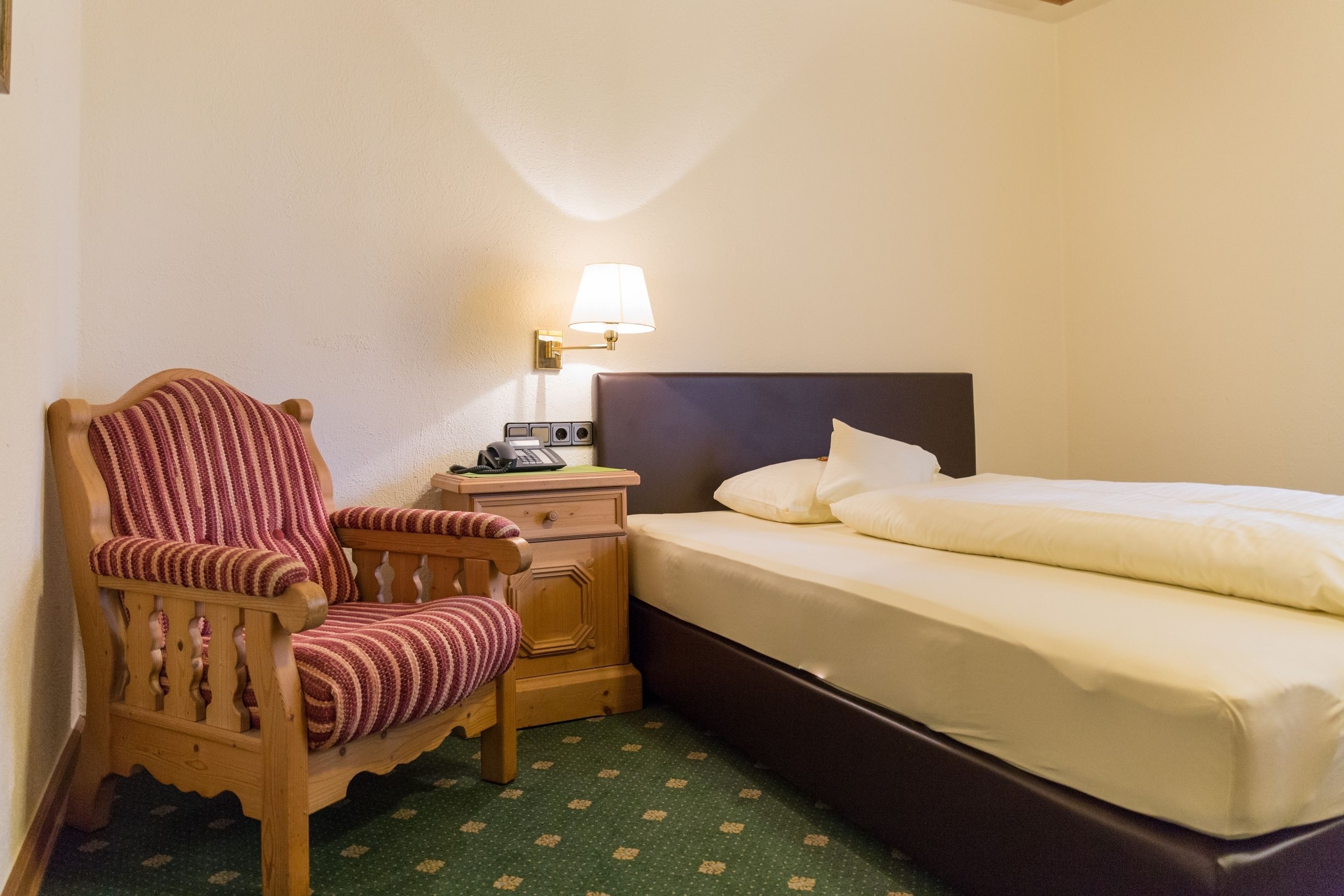 standard double room | 1 bedroom, desk, cots/infant beds, free wifi