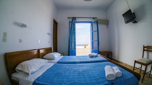 In-room safe, desk, blackout drapes, iron/ironing board (on request) - Blue Bay Hotel (Patmos)