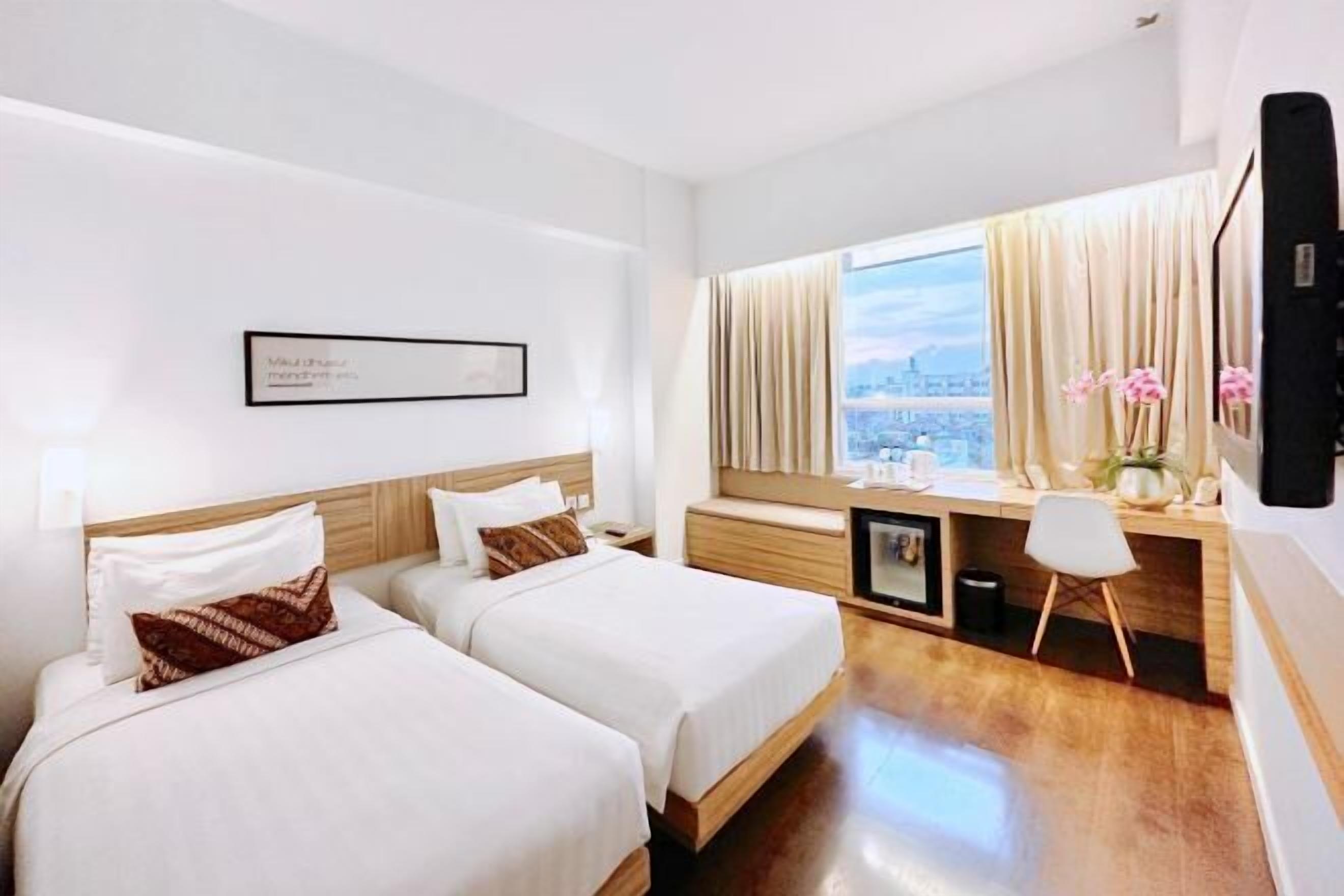 Premium bedding, minibar, in-room safe, desk