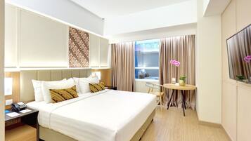 Grand Deluxe Room | Premium bedding, minibar, in-room safe, desk
