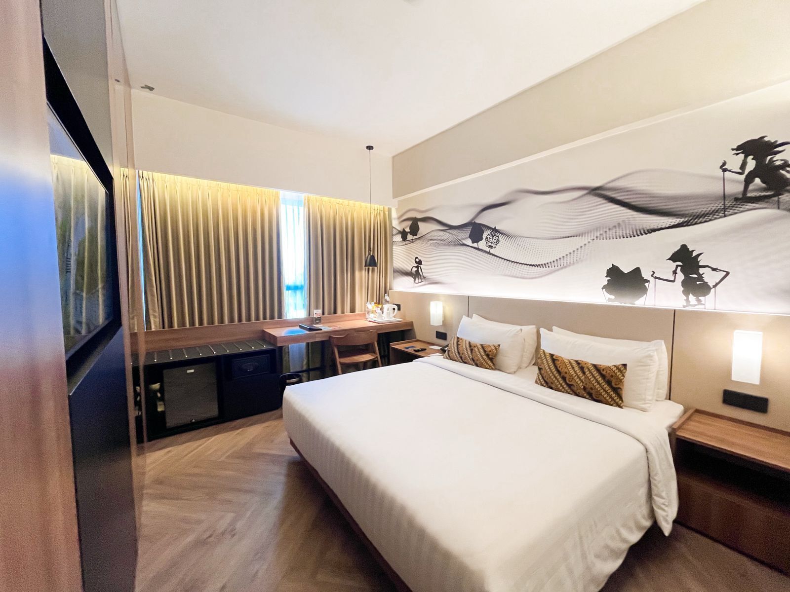 Deluxe-Doppelzimmer, 1 Queen-Bett | Hochwertige Bettwaren, Minibar, Zimmersafe, Schreibtisch