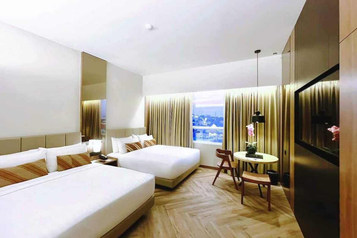 Family Room, 2 Queen Beds | Premium bedding, minibar, in-room safe, desk