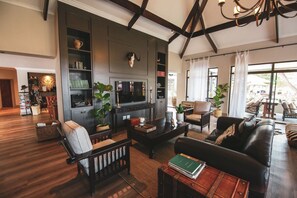 Lounge - Otjiwa Safari Lodge (Otjiwarongo)