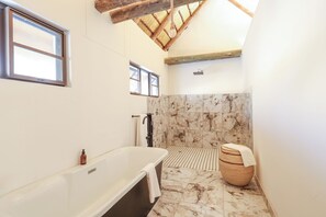 Douche, serviettes fournies