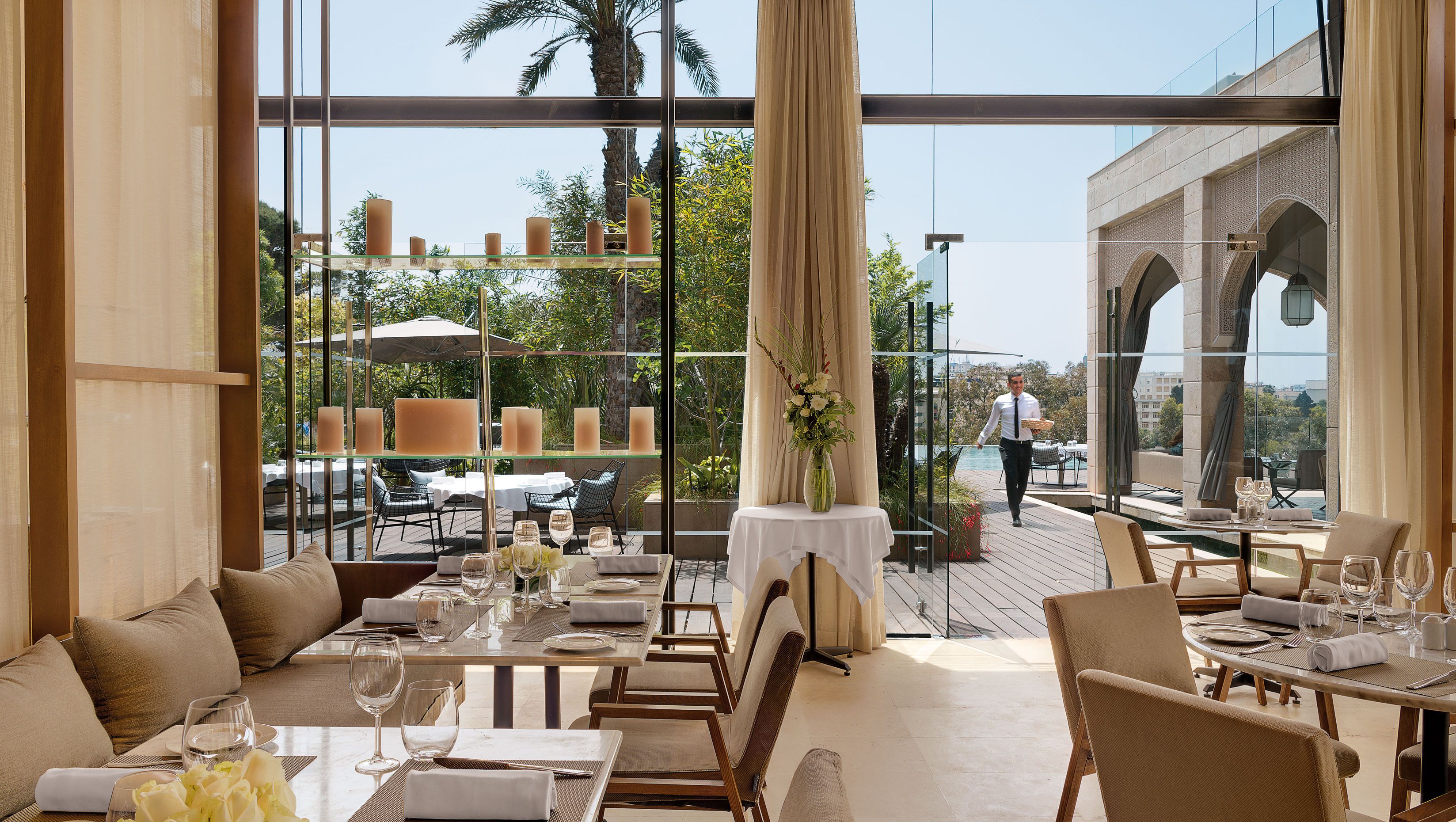 3 間餐廳，供應午餐、晚餐和早午餐，法國料理