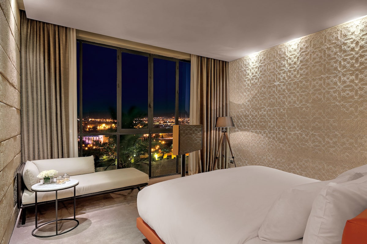 superior suite | 1 bedroom, egyptian cotton sheets, hypo-allergenic bedding, down duvets