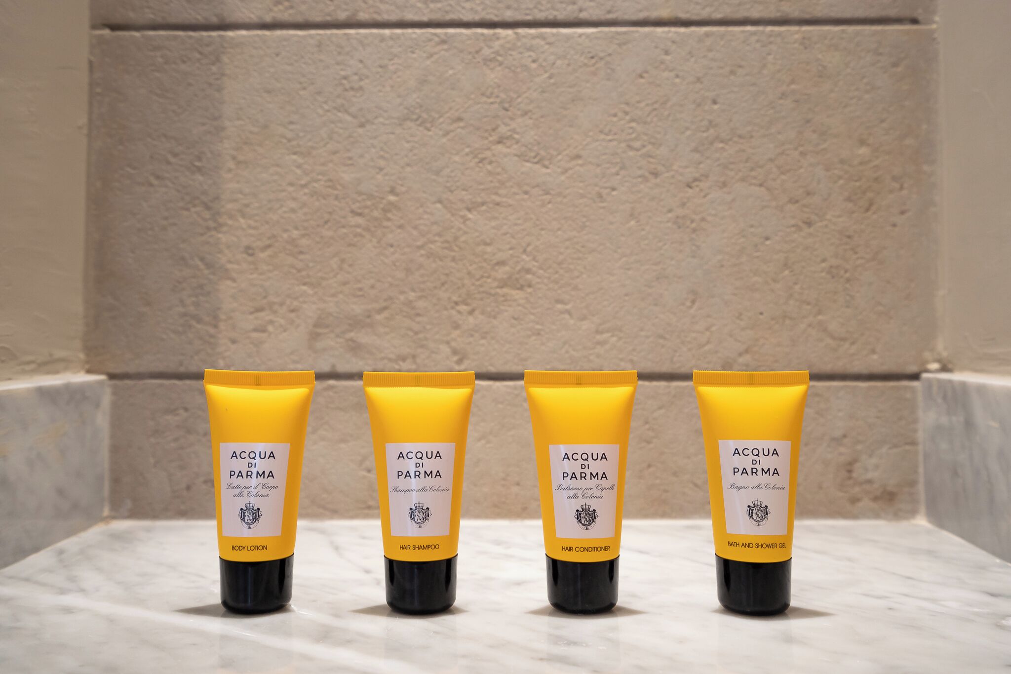 executive suite, 1 king bed, non smoking, pool view | bathroom | combined shower/bathtub, deep-soaking bathtub, rainfall showerhead