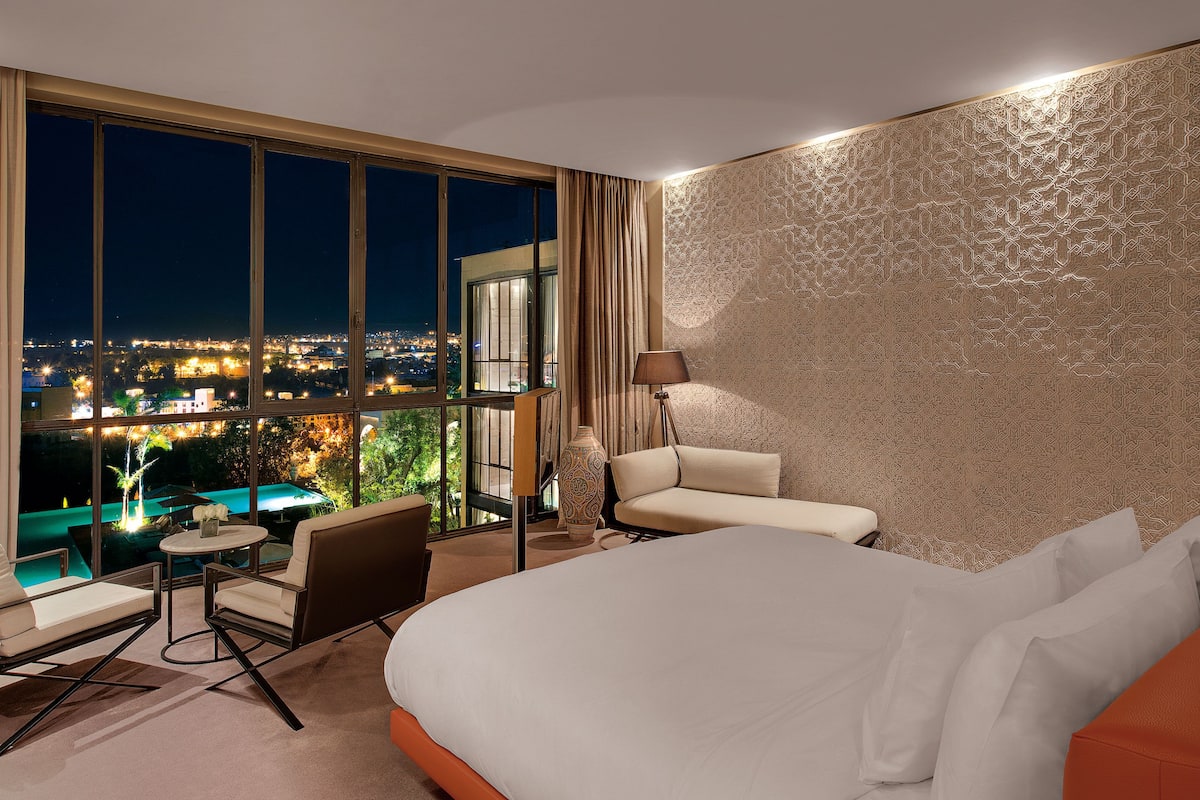 superior suite | 1 bedroom, egyptian cotton sheets, hypo-allergenic bedding, down duvets