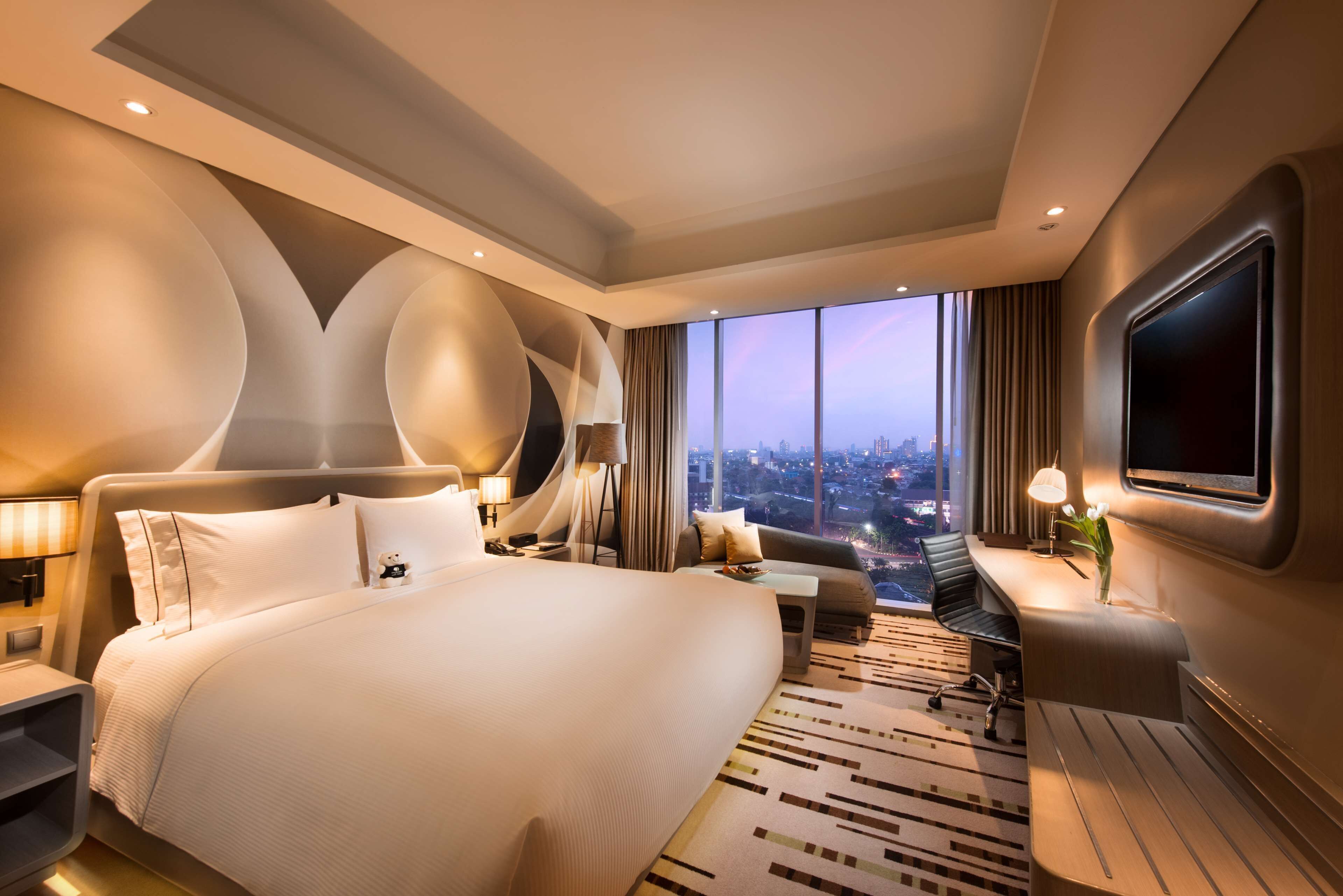 Premium bedding, minibar, in-room safe, desk