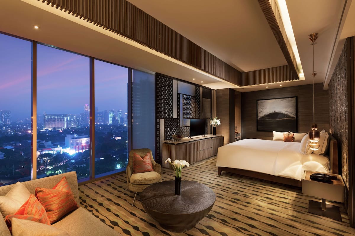 suite (penthouse) | premium bedding, minibar, in-room safe, desk