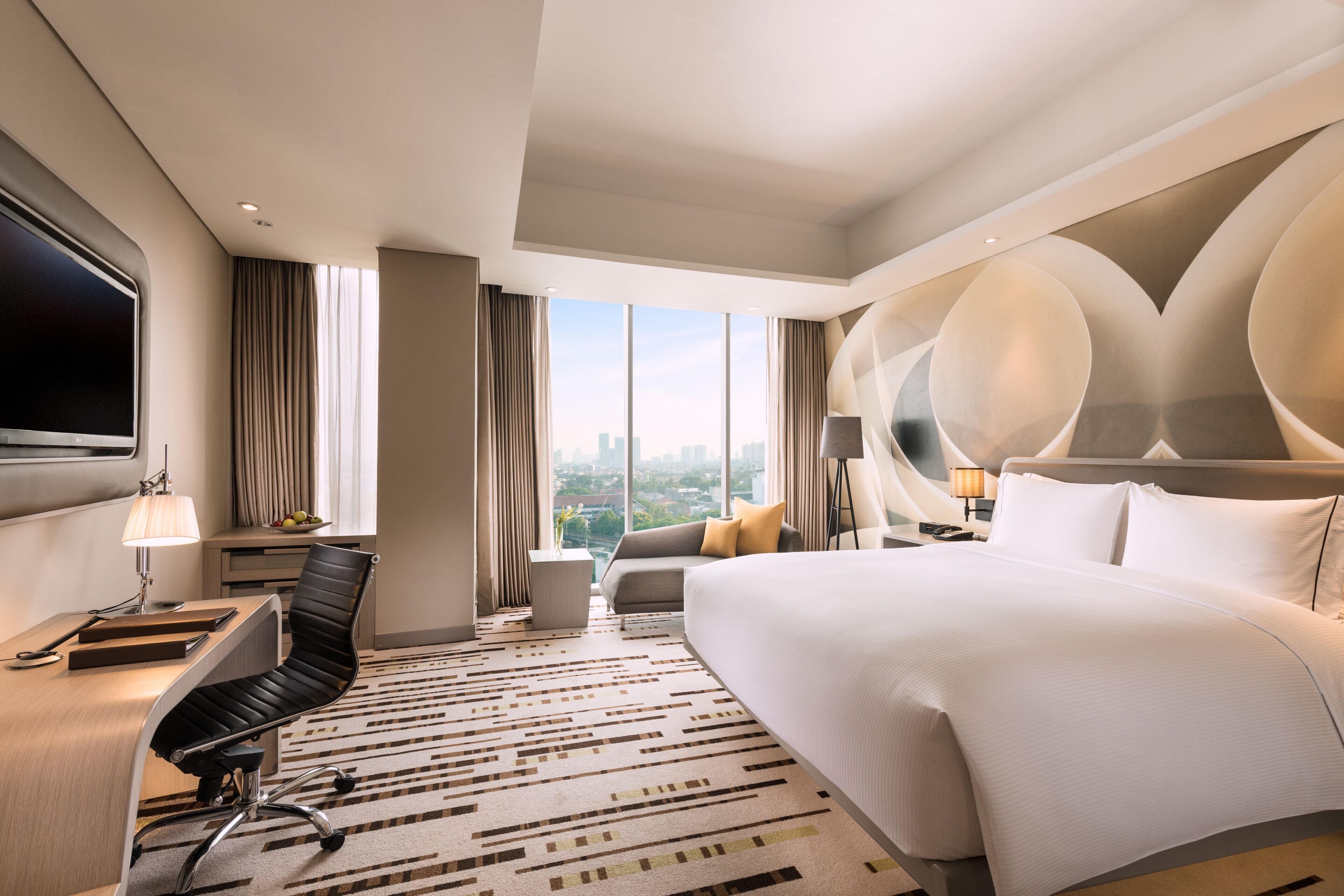 Premium bedding, minibar, in-room safe, desk