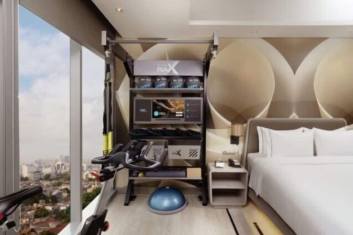 Premium bedding, minibar, in-room safe, desk