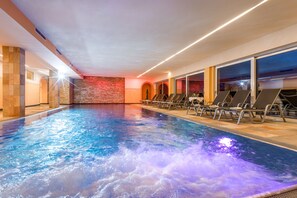 Innenpool, Liegestühle