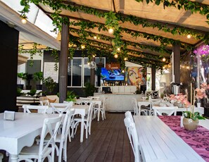 Breakfast, lunch and dinner served - Hotel VF (Cuernavaca)