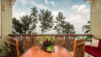 Deluxe Room | Balcony view