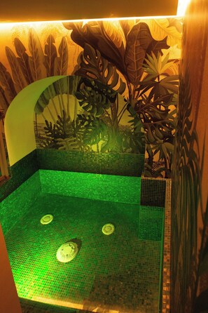 Romantische Studiosuite, eigener Pool | Eigener Whirlpool