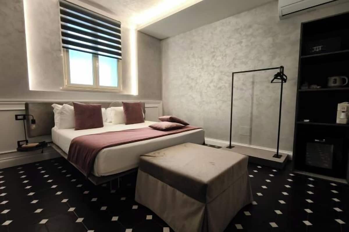 1 habitación, ropa de cama de alta calidad, edredón y minibar