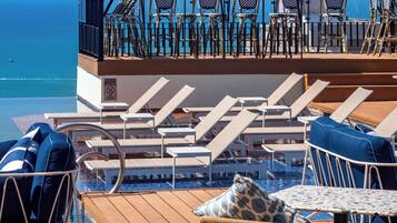 Sun deck