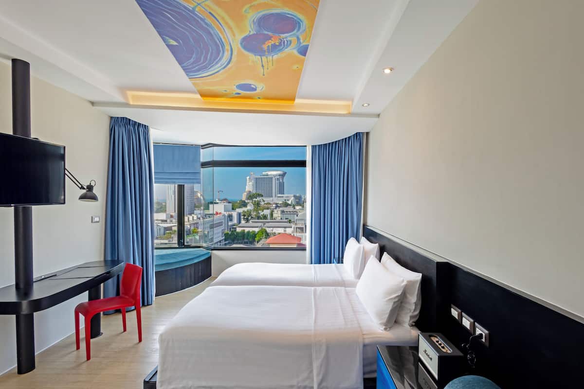 1 bedroom, minibar, in-room safe, desk