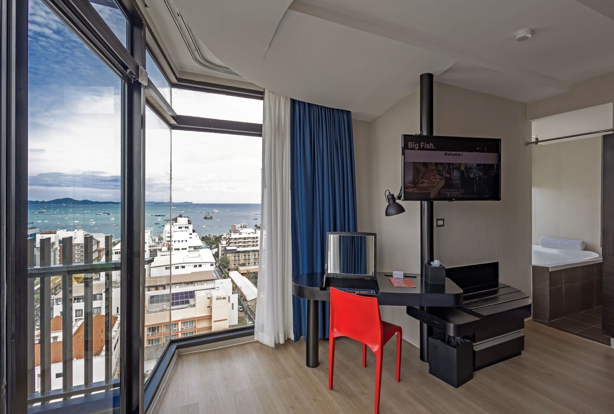 studio ocean view 1 king | 1 bedroom, minibar, in-room safe, desk