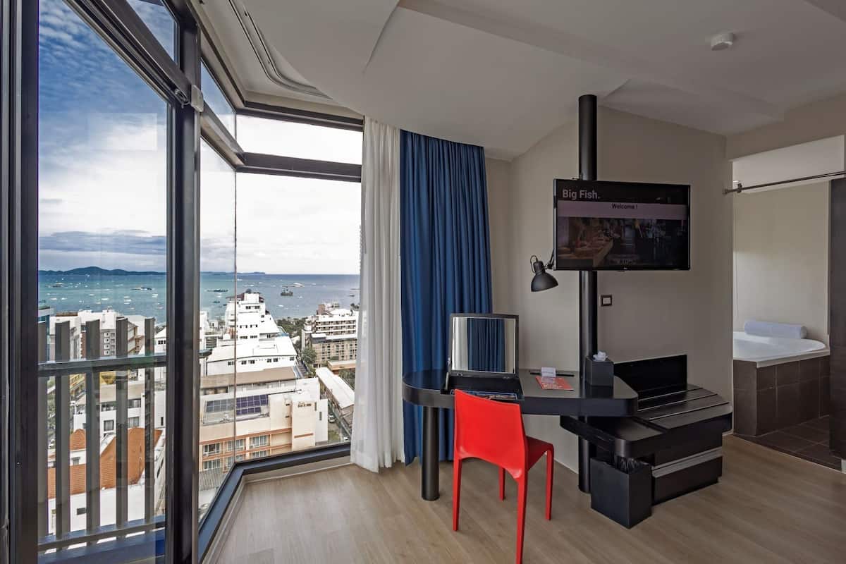 Studio Ocean View 1 King | 1 bedroom, minibar, in-room safe, desk