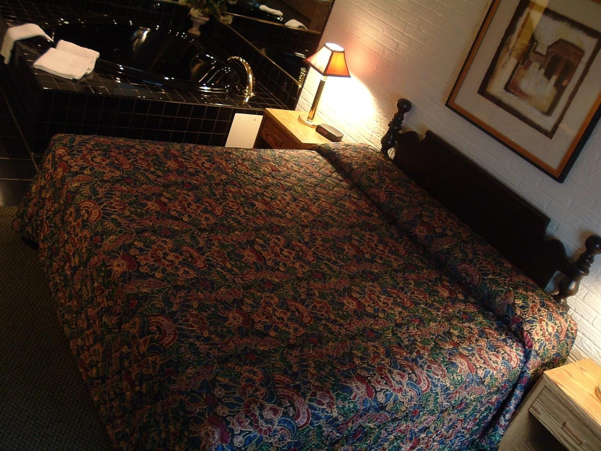 Desk, rollaway beds, free WiFi