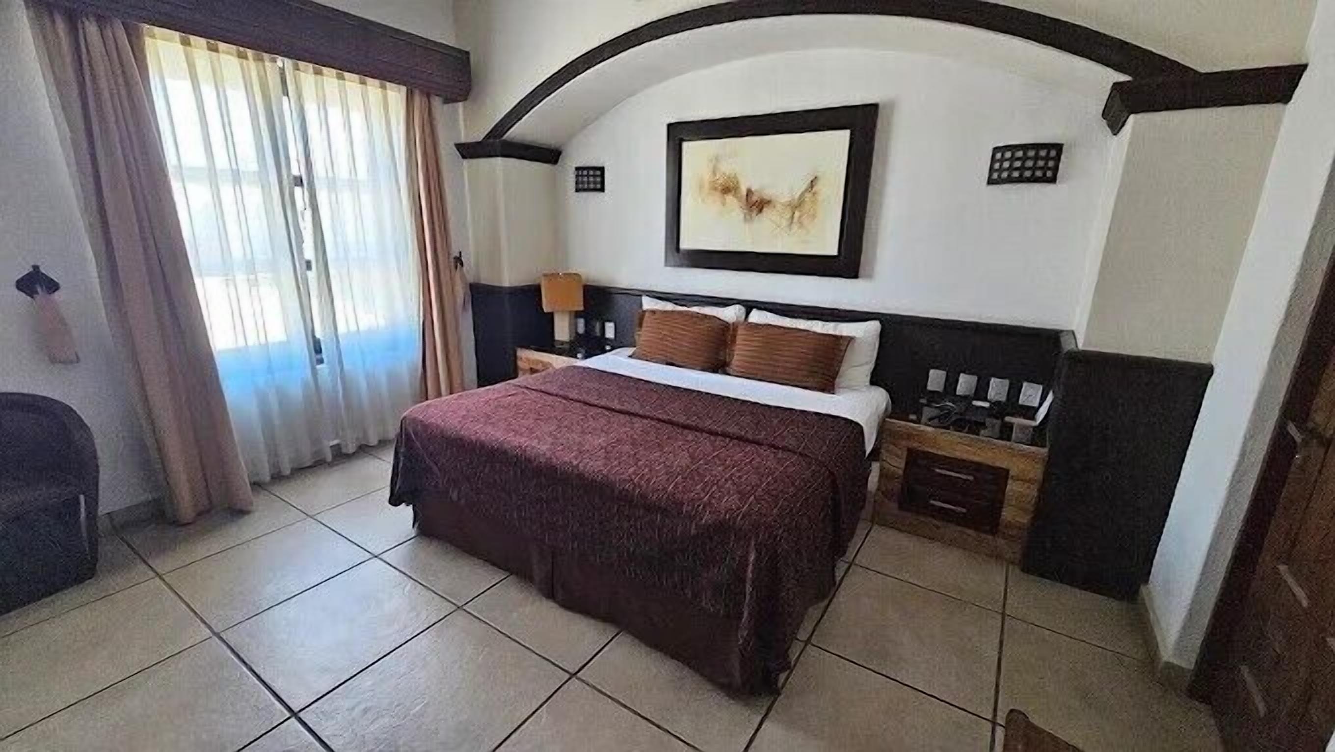 Superior Double Room | In-room safe, desk, iron/ironing board, bed sheets