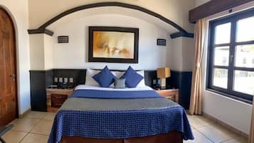Superior Room | In-room safe, desk, iron/ironing board, bed sheets