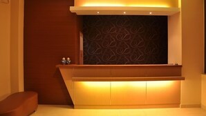 Reception - Dermaga Keluarga Hotel (Yogyakarta)