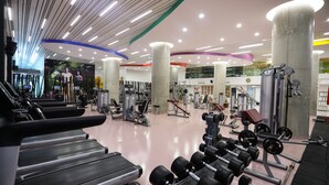 A modern gym with treadmills, weight machines, and free weights. - Wyndham Istanbul Asia Airport (Cayirova)