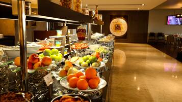 Frokostbuffé hver dag (TRY 55 per person)