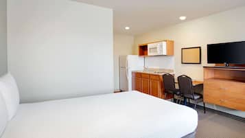 Individually decorated, desk, iron/ironing board, free WiFi