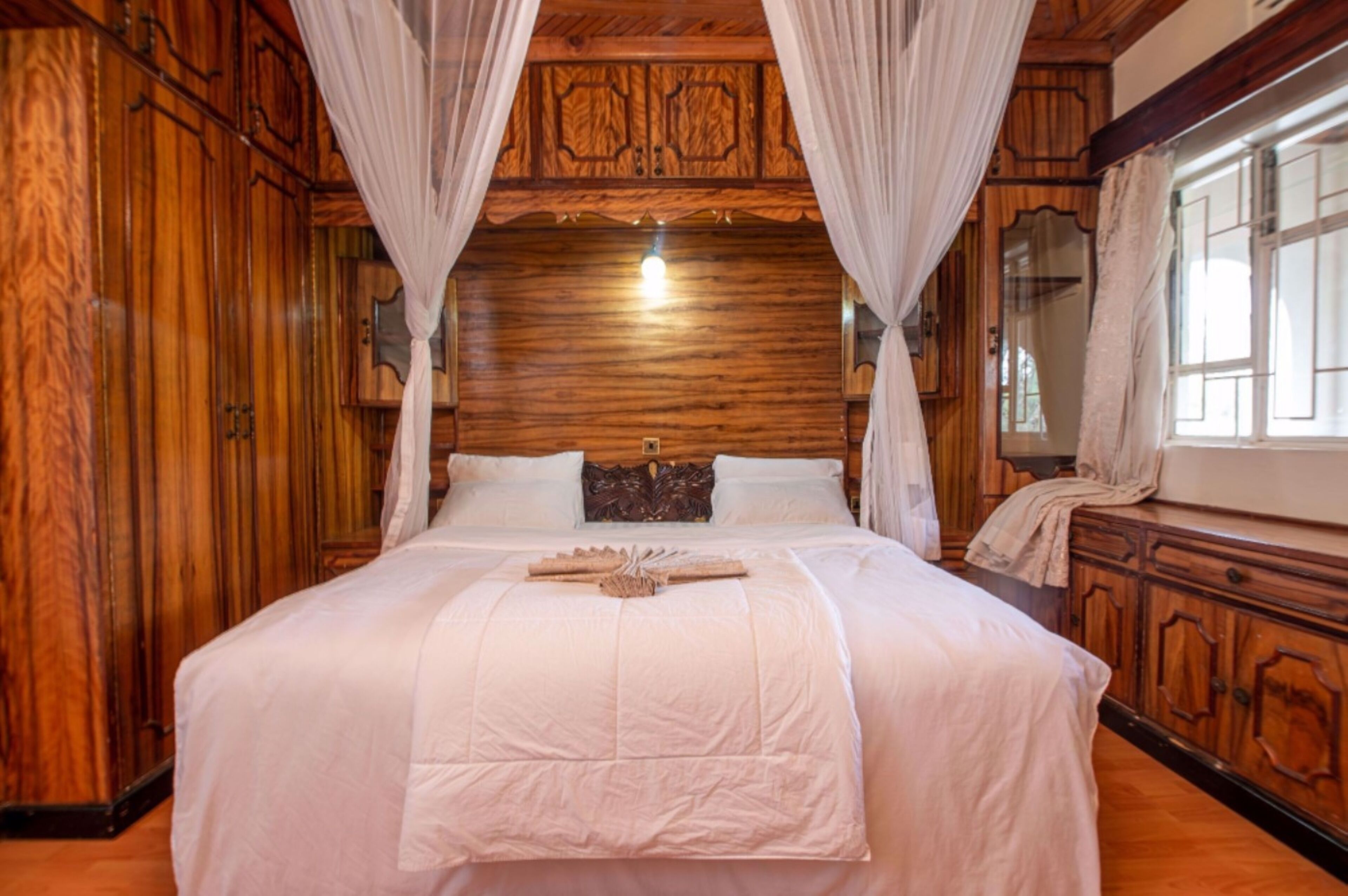 In-room safe, blackout curtains, WiFi, bed sheets