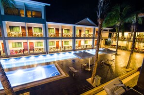 Outdoor pool, pool umbrellas, sun loungers