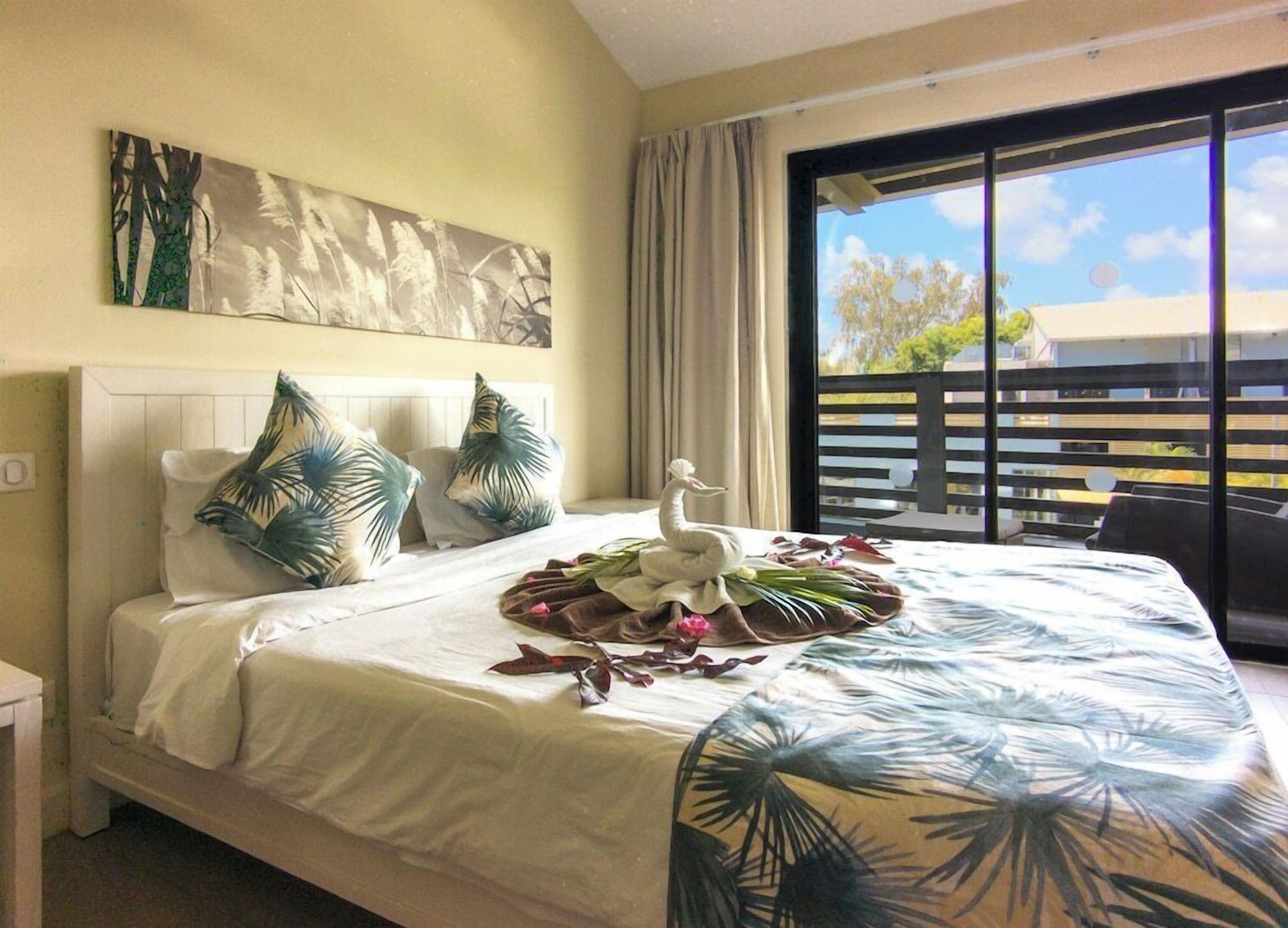 In-room safe, iron/ironing board, free cribs/infant beds, bed sheets