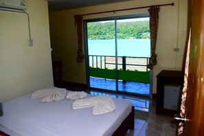 Room, Sea View | Minibar, in-room safe, rollaway beds, bed sheets - Phi Phi Beach Front Resort (Ko Phi Phi)