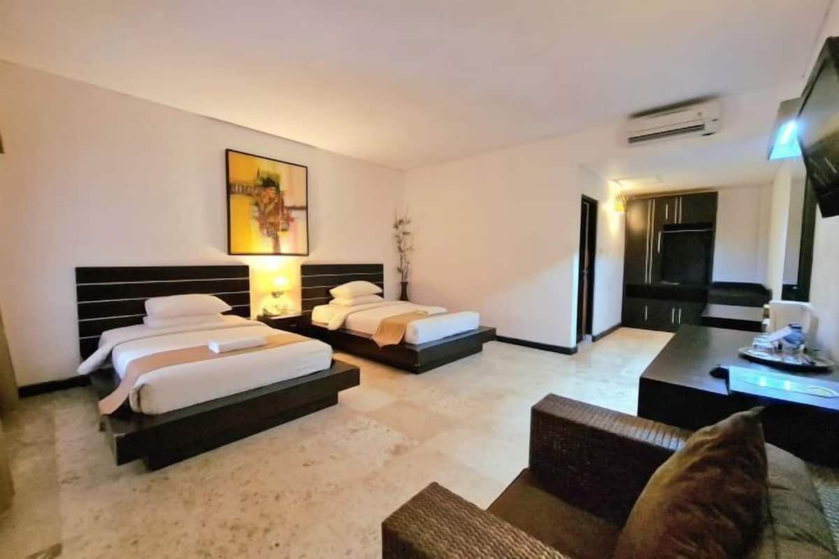 Minibar, caja fuerte, escritorio y wifi gratis