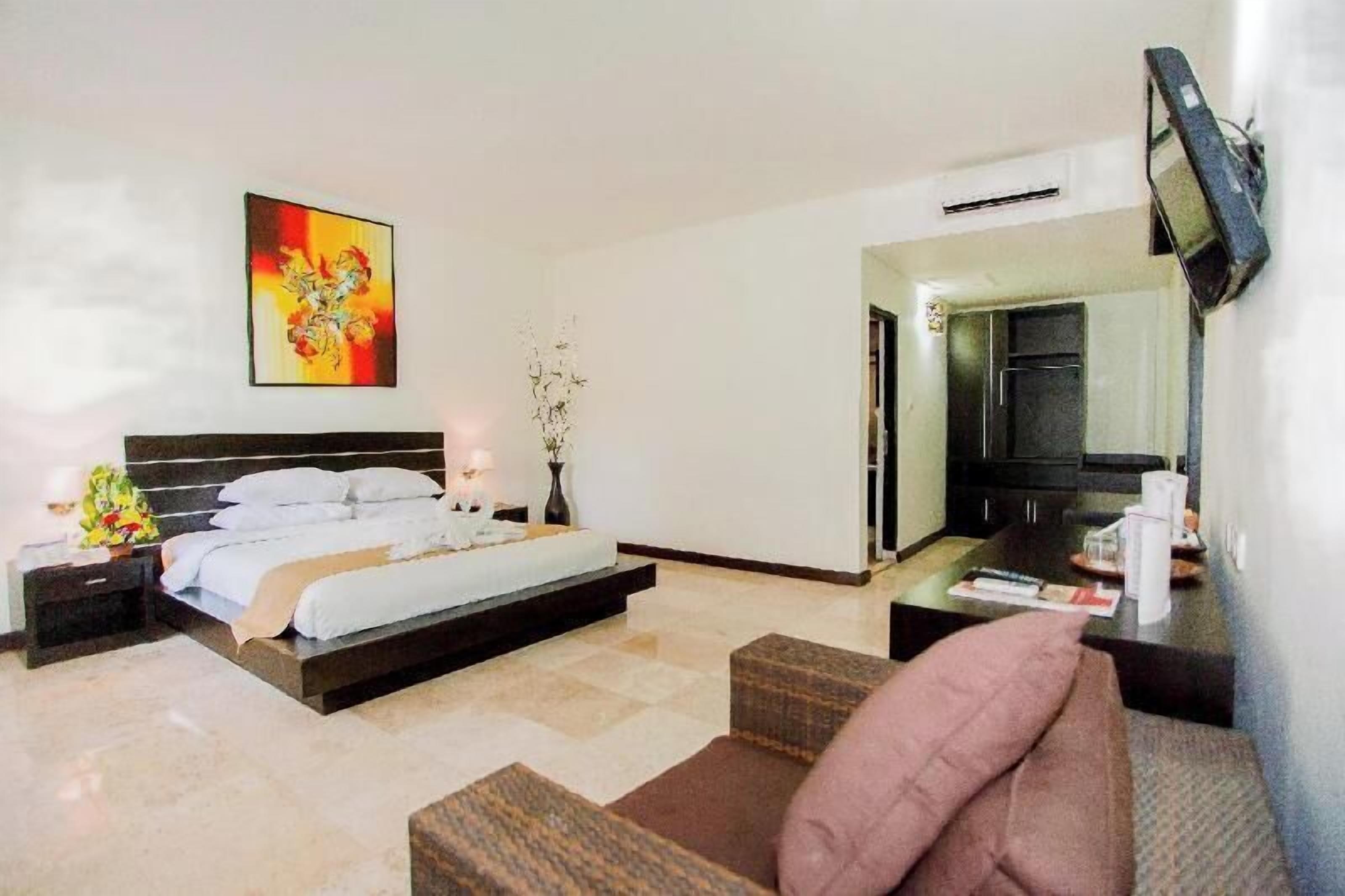 Minibar, Zimmersafe, Schreibtisch, kostenloses WLAN