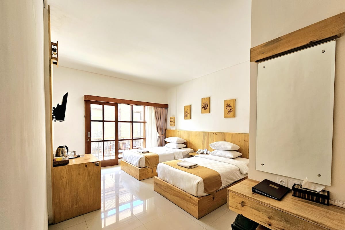 Superior Twin with Shower