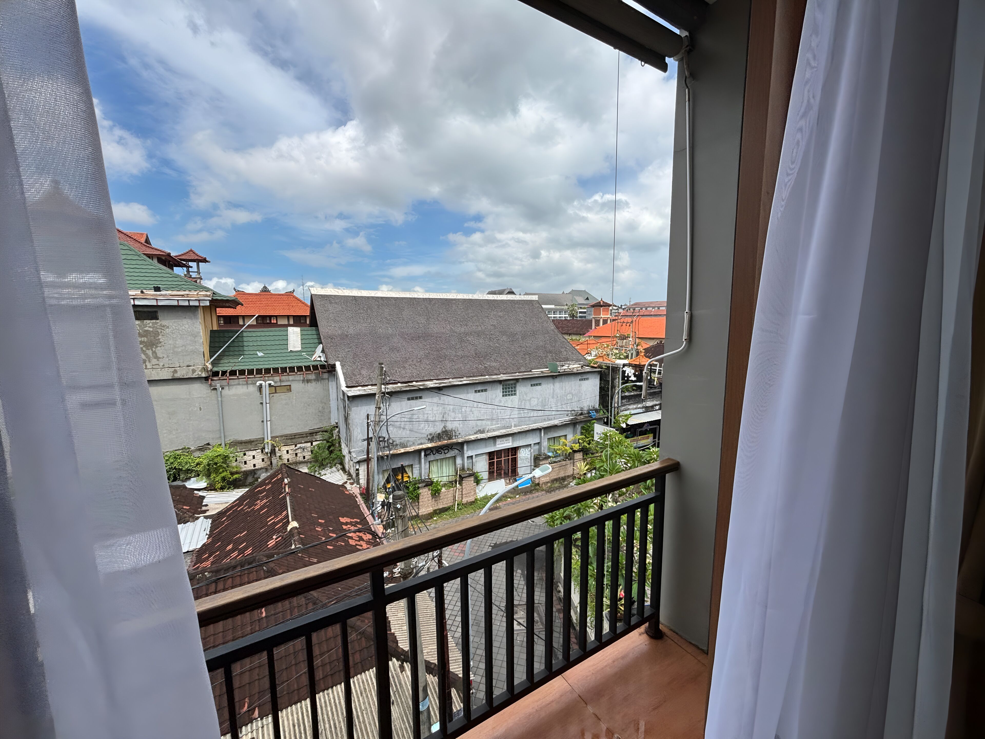 standard twin city view | terrace/patio