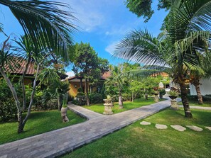 Superior Cottages Double Bed | Pemandangan taman